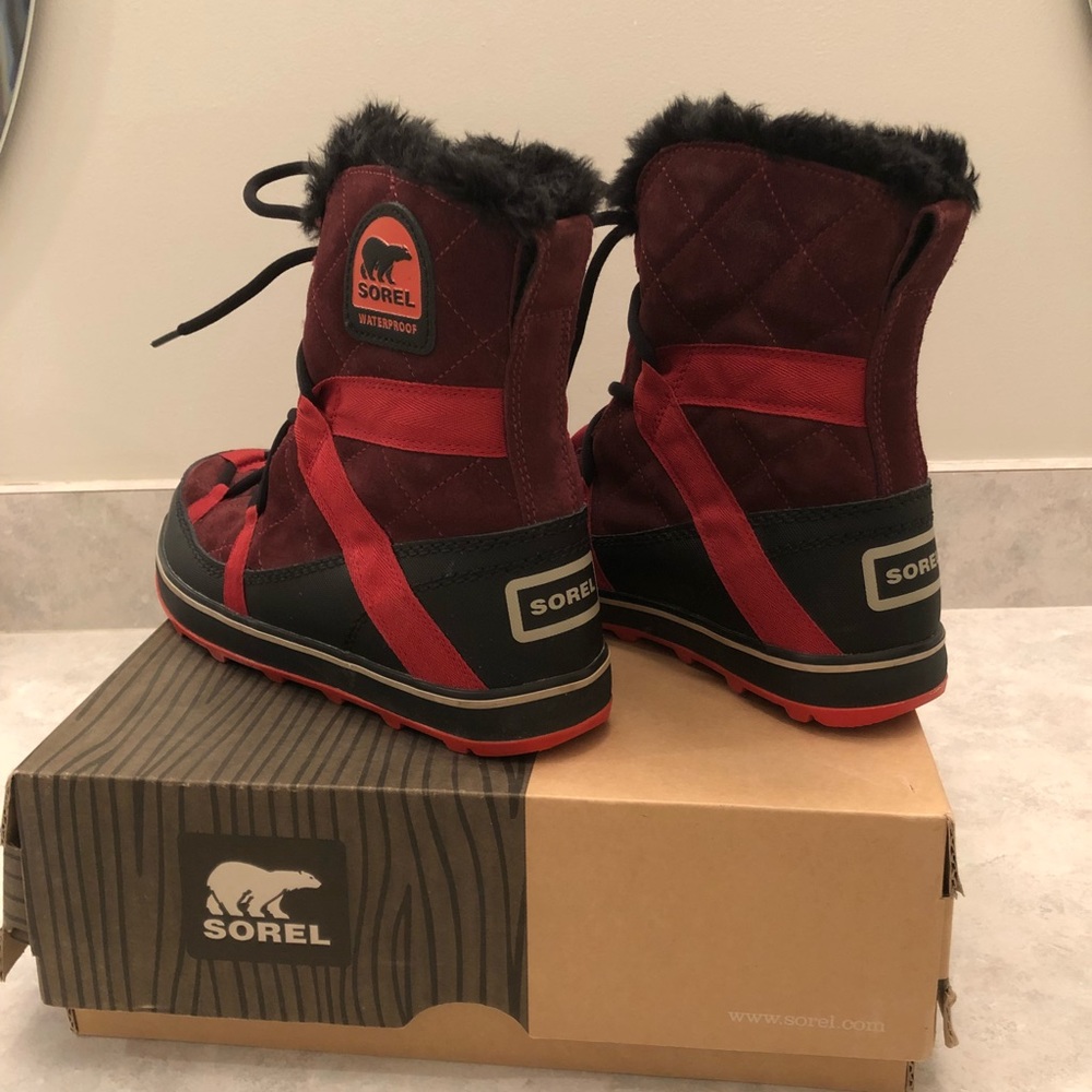 Sorel red and black boots